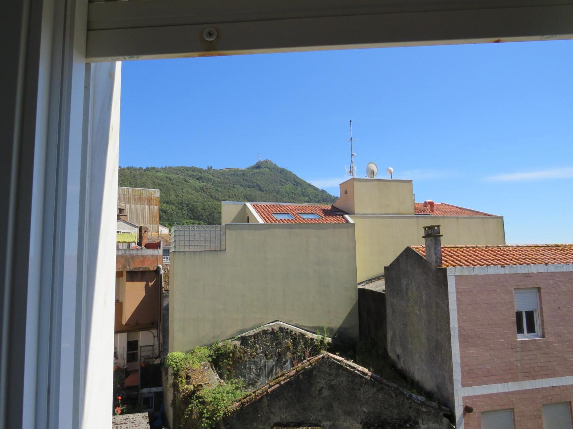 Cerca Del Puerto